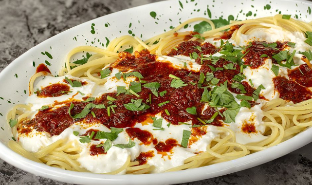 Salçalı Yoğurtlu Makarna