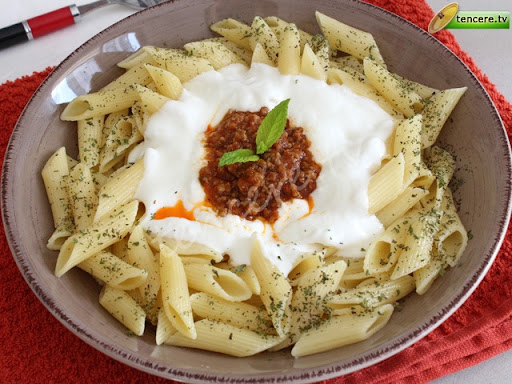 Salçalı Yoğurtlu Makarna