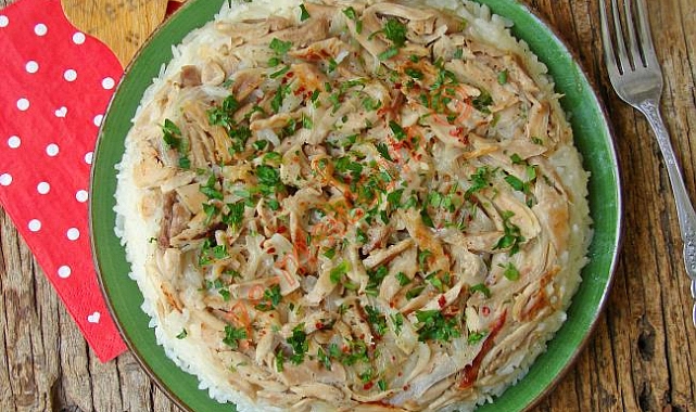 Soğanlı Tavuklu Pilav