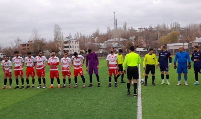 1071 Malazgirt Spor, evinde Yeşil Varto Spor'a 4-1 yenildi