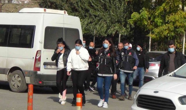 217 kilogram eroinle yakalanan 5 zanlı adliyede