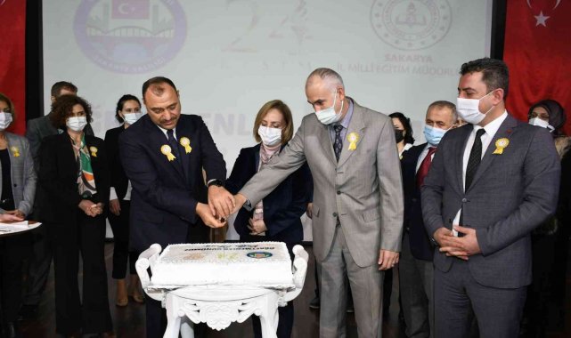 24 Kasım'da dünyaya gelen 27 öğretmene sürpriz doğum günü