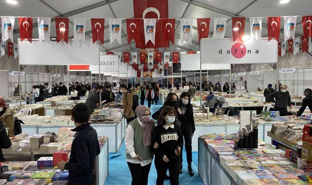 3. Çekmeköy Kitap Fuarı başladı