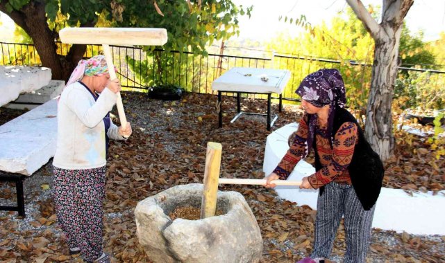 'Dut çekmesi' soğuk kış günlerinin vazgeçilmez tadı