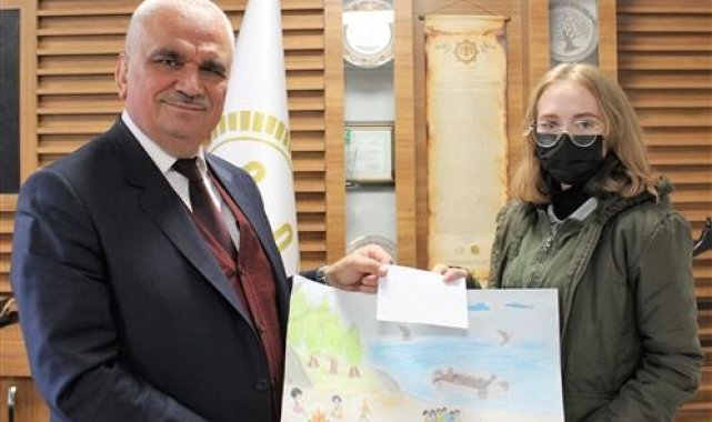 'Göç ve Çocuk' temalı yarışmada dereceye giren öğrencilere ödülleri verildi