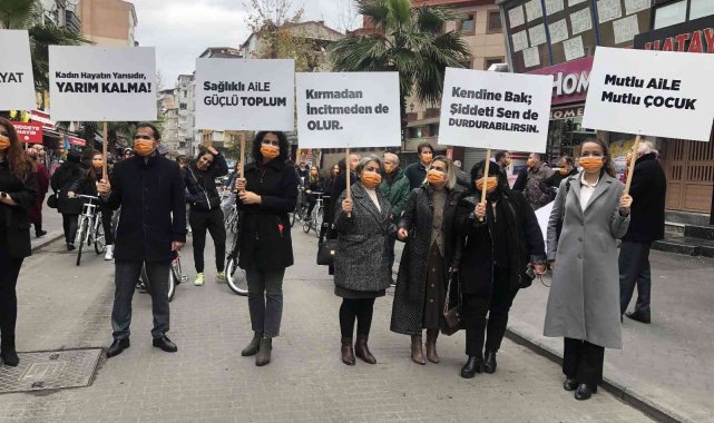 'Uluslararası Kadına Yönelik Şiddetle Mücadele Günü' nde yürüyüş yapıldı