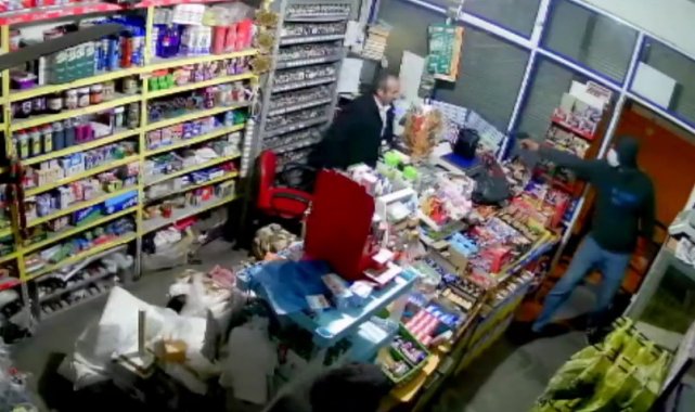 Adana'da marketteki silahlı saldırı kamerada