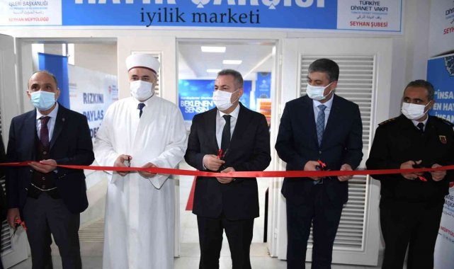 Adana'da "Hayır Çarşısı" açıldı