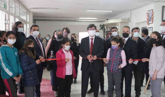 Afyonkarahisar'da bilim fuarı açıldı