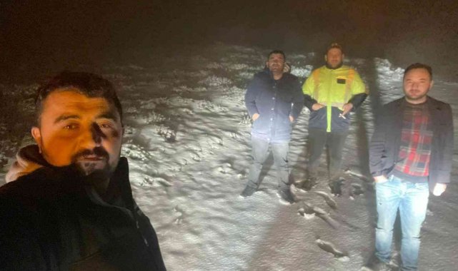 Afyonkarahisar'da mevsimin ilk karı yağdı