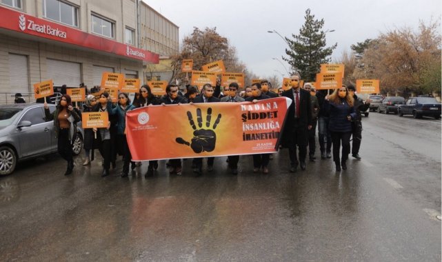 Ağrı'da Kadına Yönelik Şiddete Karşı Farkındalık yürüyüşü düzenlendi