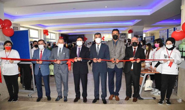 Ahmet Yesevi İmam Hatip Lisesi TÜBİTAK Bilim Fuarı açıldı