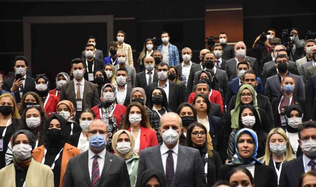 AK Parti'li İleri: "Ülkemizin kronik problemlerinden biri maalesef hak etmediği bir muhalefet geleneği ile baş başa kalmış olması"