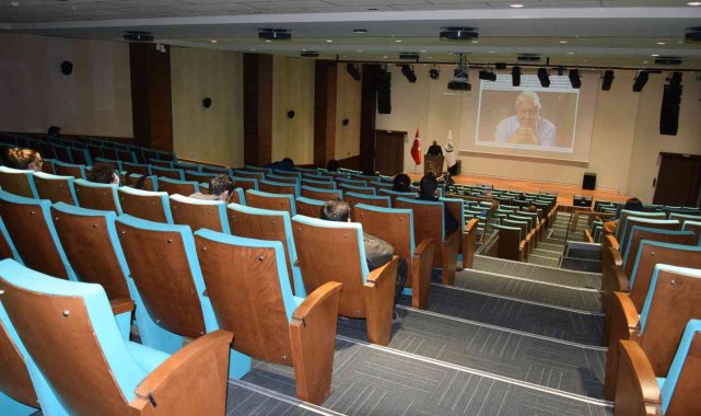 Aksoy "Her yıl 10 ile 100 bin arasında canlı türü yok oluyor"