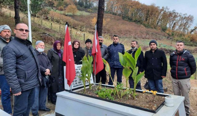 Alaçamlı şehit astsubay kabri başında anıldı