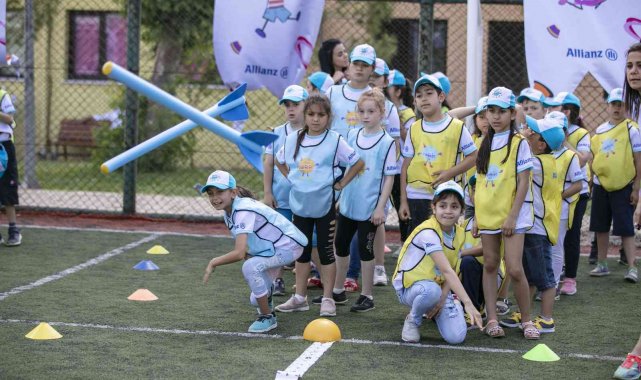 Allianz Motto Hareket'e Sürdürülebilir İş Ödülleri'nden 'İş Birliği' ödülü