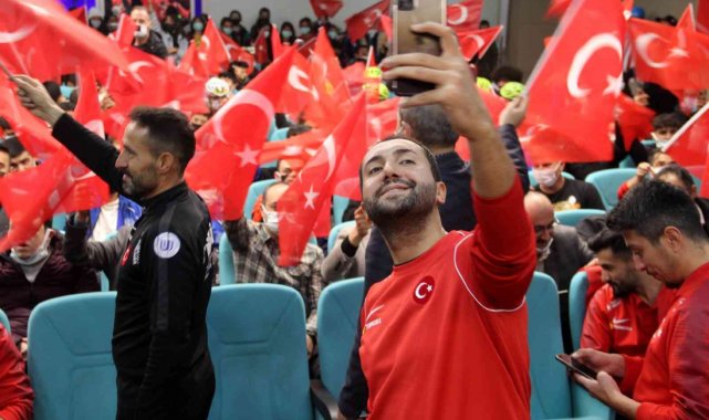 Ampute Futbol Milli Takımı Sivas'ta gençlerle buluştu