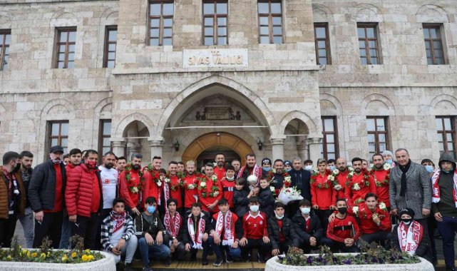 Ampute Milli Takımı'na Sivas'ta coşkulu karşılama