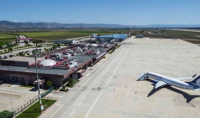 Anadolu Jet Yenişehir'e inemedi