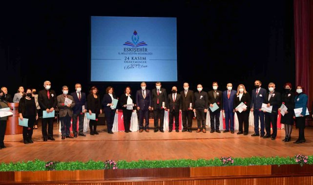 Anadolu Üniversitesi'nin ev sahipliğinde 24 Kasım Öğretmenler Günü kutlandı