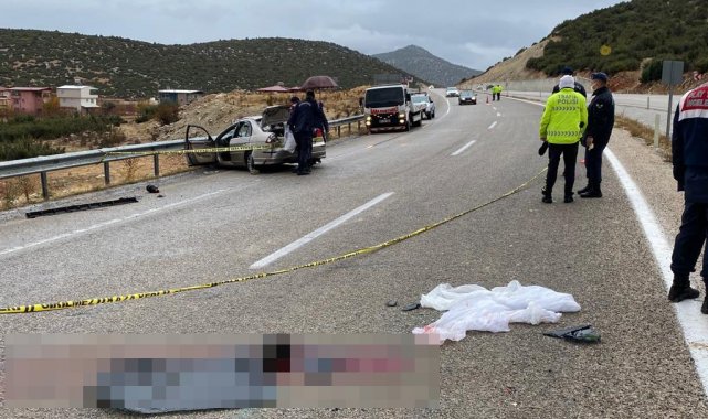 Antalya'da otomobil çelik bariyere çarptı: 1 ölü