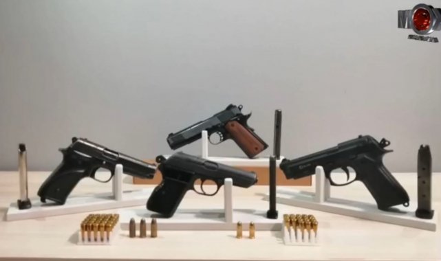 Antalya'da yasa dışı silah ticaretine polis baskını