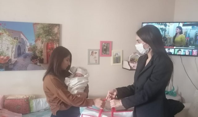 Arsuz'da "Hoş geldin bebek" paketi dağıtımı başladı