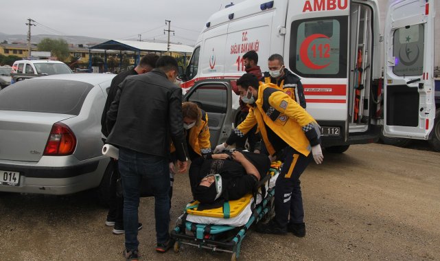 Asker uğurlamaya giden otomobil kaza yaptı: 1 ağır yaralı