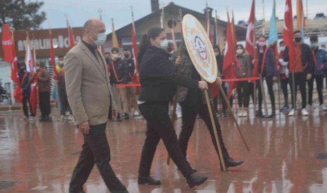 Ayvalık'ta öğretmenlerin anlamlı günü