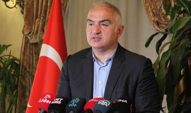 Bakan Ersoy: "2022'de Antalya'yı daha yoğun bir sezon bekliyor"