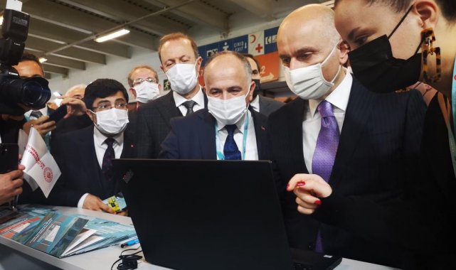 Bakan Karaismailoğlu, TCDD'nin Çözüm Merkezi'ni test etti