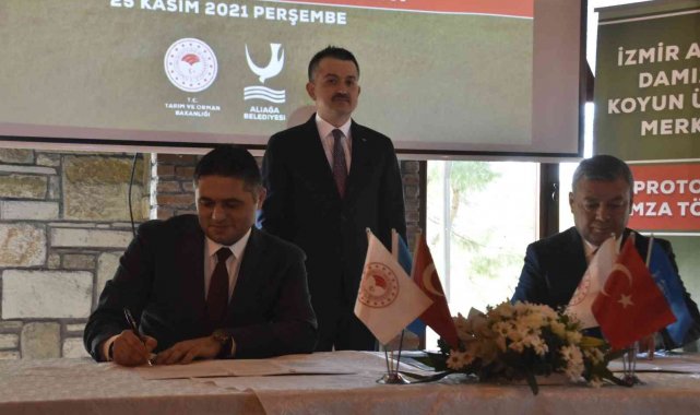 Bakan Pakdemirli'den süt fiyatlarına ilişkin açıklama: "Çalışmalarımız hazır"