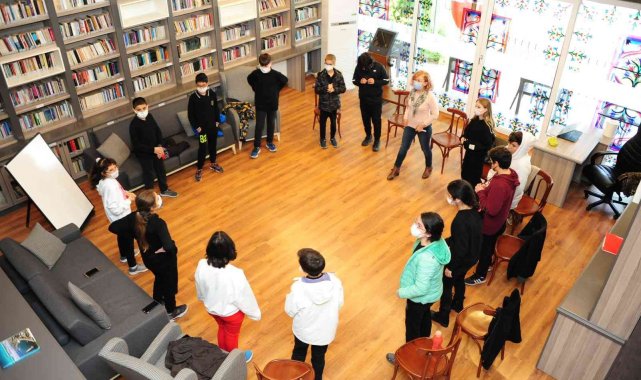 Balçovalı çocuklara felsefe atölyesi