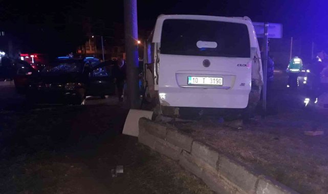 Balıkesir'de kaza: 4 yaralı