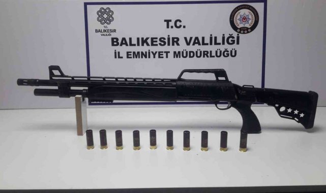 Balıkesir'de polisten 13 kişiye gözaltı