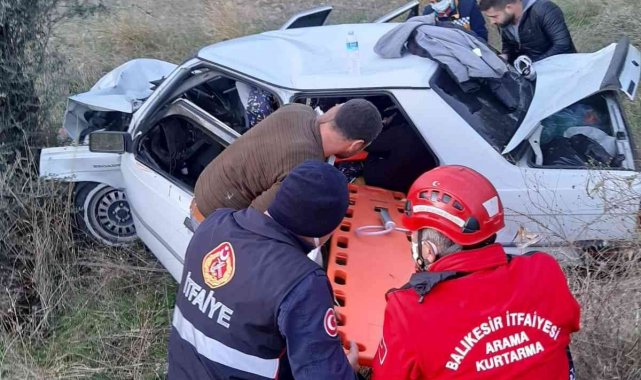 Balıkesir'de trafik kazası 3 yaralı
