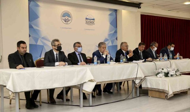 Başkan Büyükkılıç&#039;tan Yeşilhisar&#039;da muhtarlarla yatırım değerlendirme toplantısı