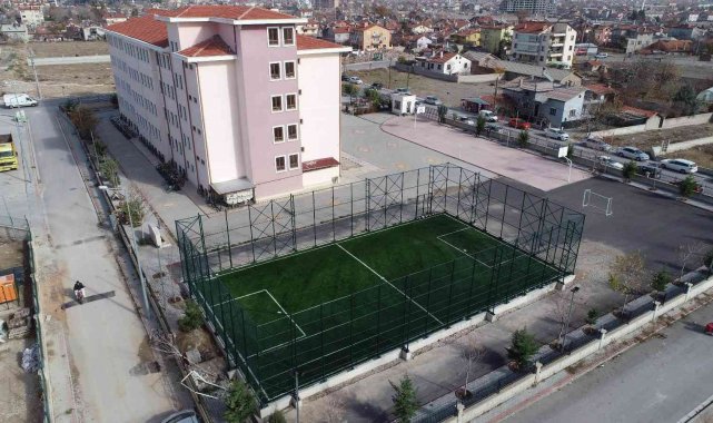 Başkan Kavuş'tan 6 halı saha müjdesi daha