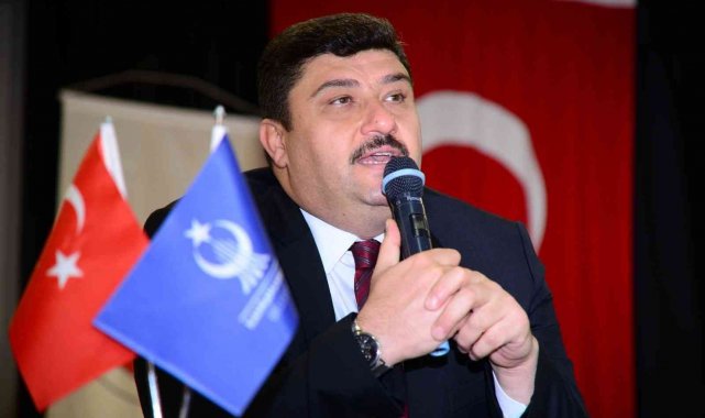 Başkan Oğuz liselilerle tecrübelerini paylaşıyor