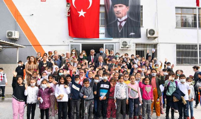 Başkan Seçer, Öğretmenler Gününde öğretmenler ve öğrencilerle buluştu