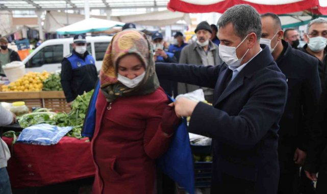Başkan Şimşek'ten pazarcı esnafına iş gömleği