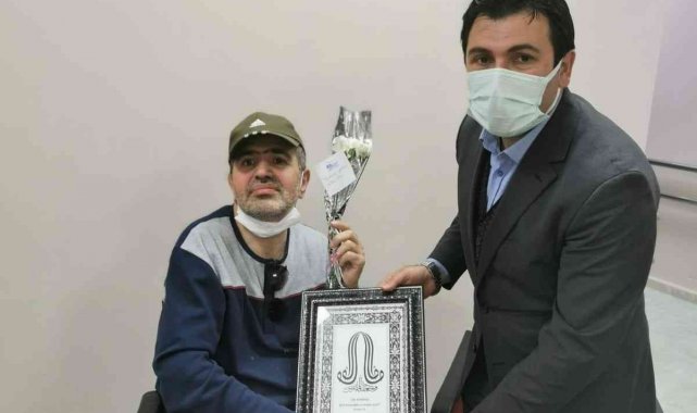 Başkan Yıldız'dan öğretmenine anlamlı ziyaret