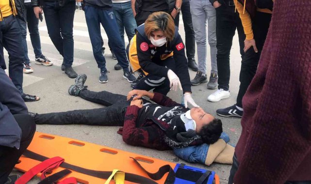 Batman'da otomobilin altında kalan motokurye ağır yaralandı