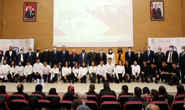 Bayburt'ta 24 Kasım Öğretmenler Günü kutlandı