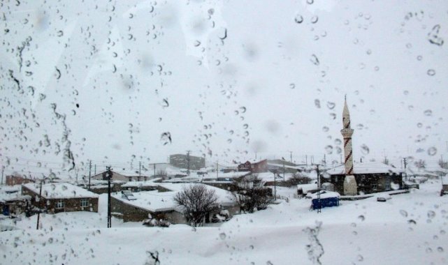 Bayburt'ta sabah saatlerinde sis etkili oldu