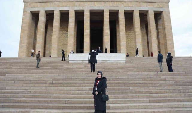 Bayburt'ta yılın öğretmeni Elif İslam Erel oldu