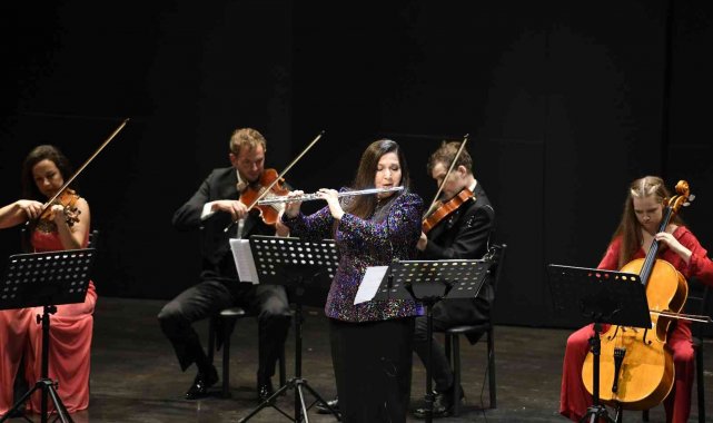 Beatles ve Elvis, Vivaldi ve Bach'la buluştu