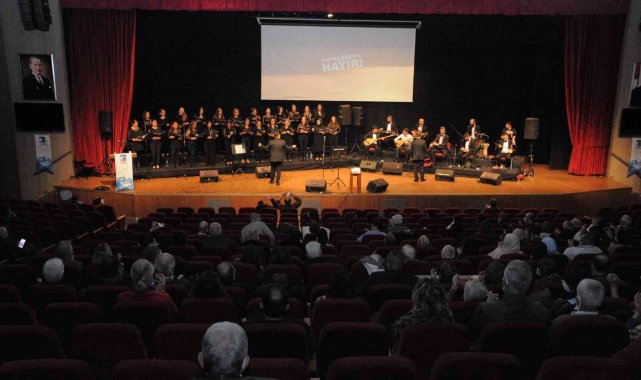 Belediye Kent Konseyi Kadın Korosu Çanakkale'de konser verdi
