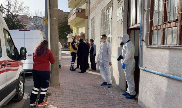 Binadaki ağır koku cansız bedeni ortaya çıkardı