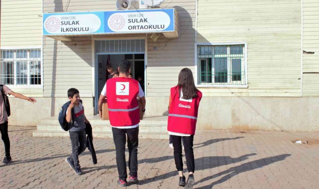 Bir Kitap Bir Gelecek projesi ile okullara kitap bağışı yapılıyor